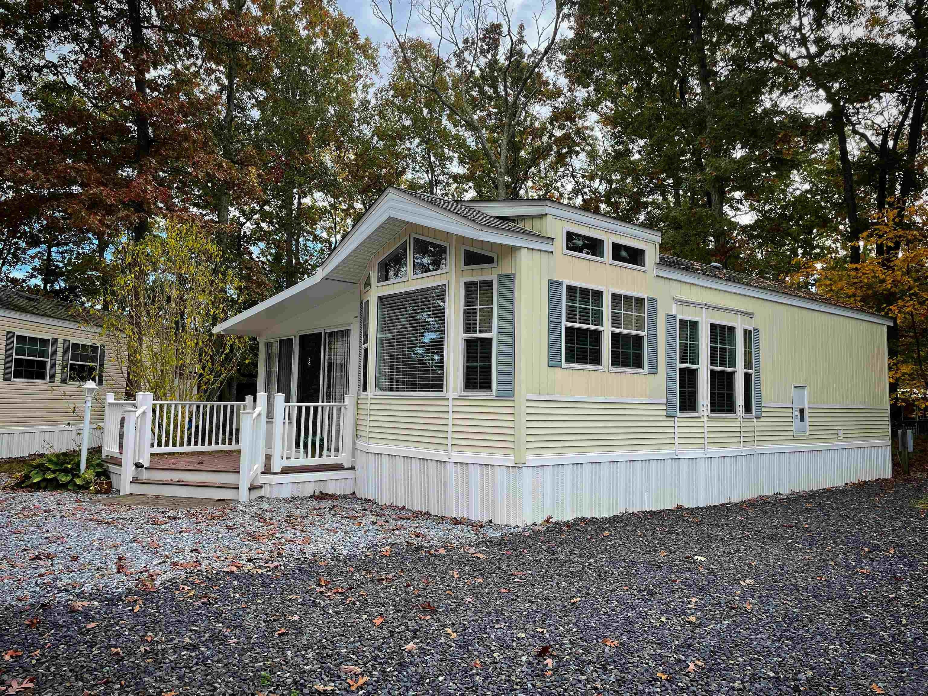 Currently Displayed Property Photo