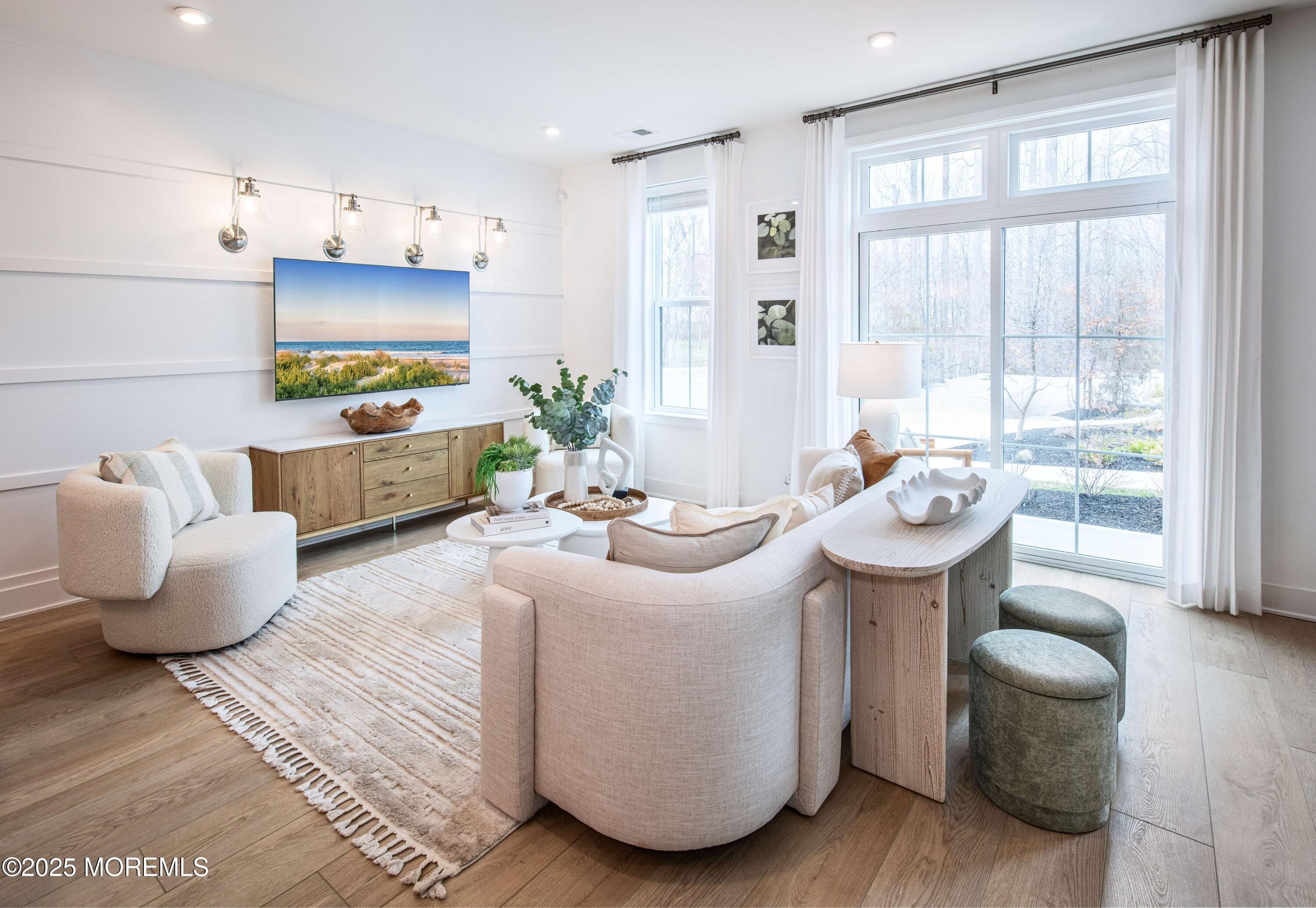 Currently Displayed Property Photo