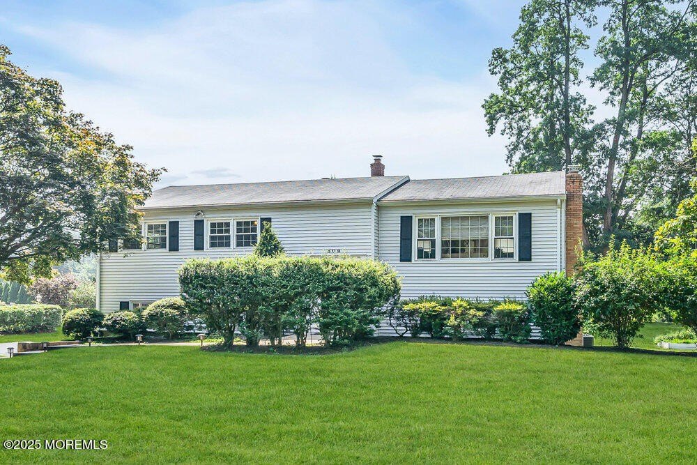 Currently Displayed Property Photo