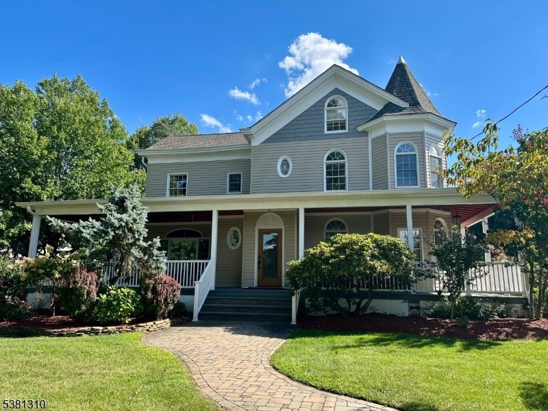 Currently Displayed Property Photo