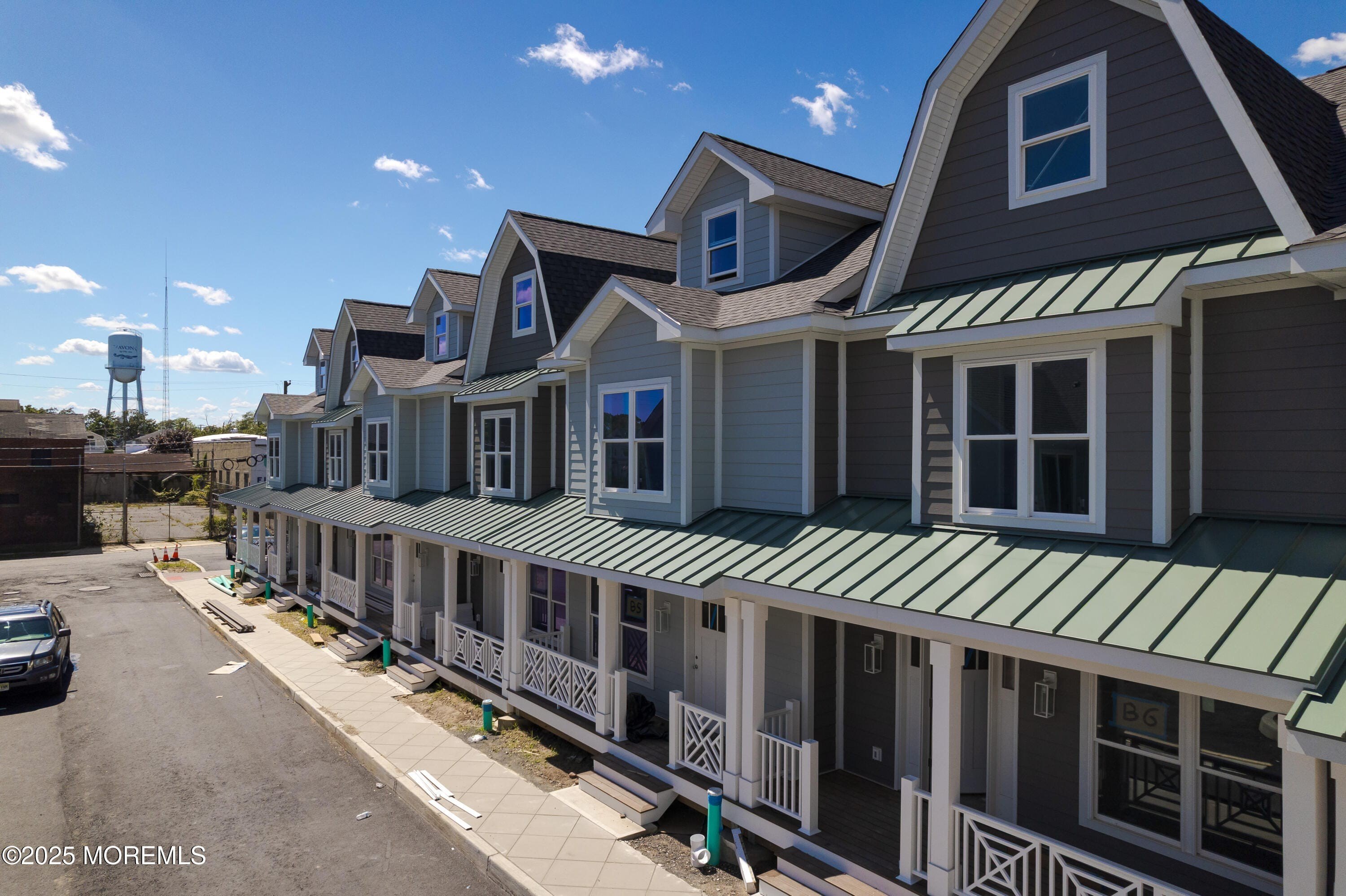 Currently Displayed Property Photo