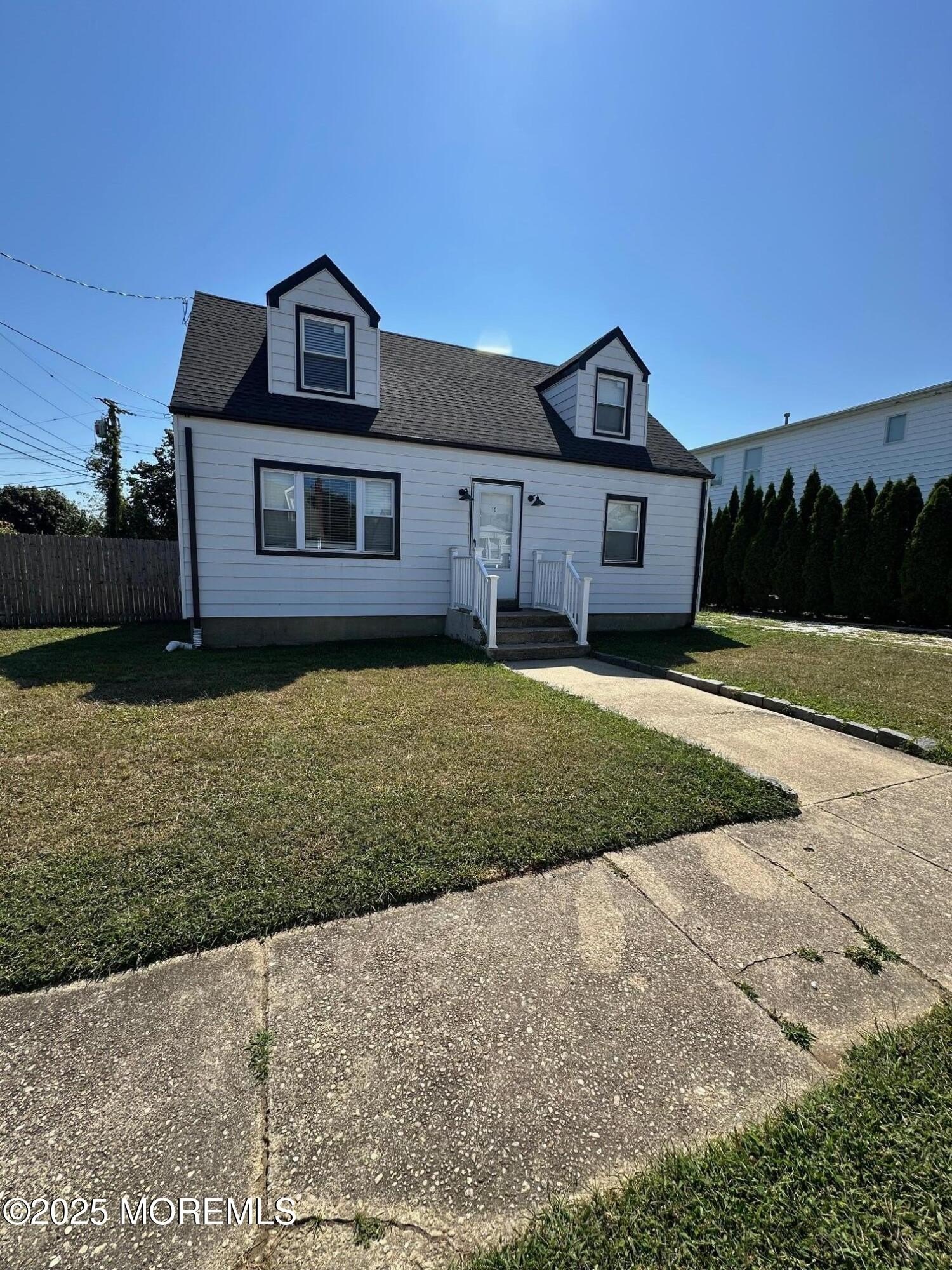 Currently Displayed Property Photo