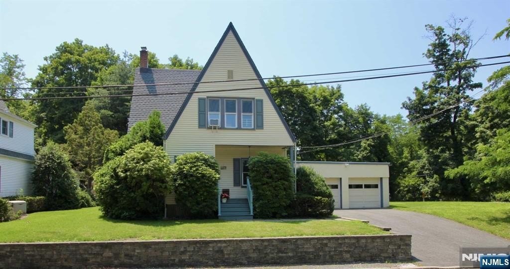 Currently Displayed Property Photo