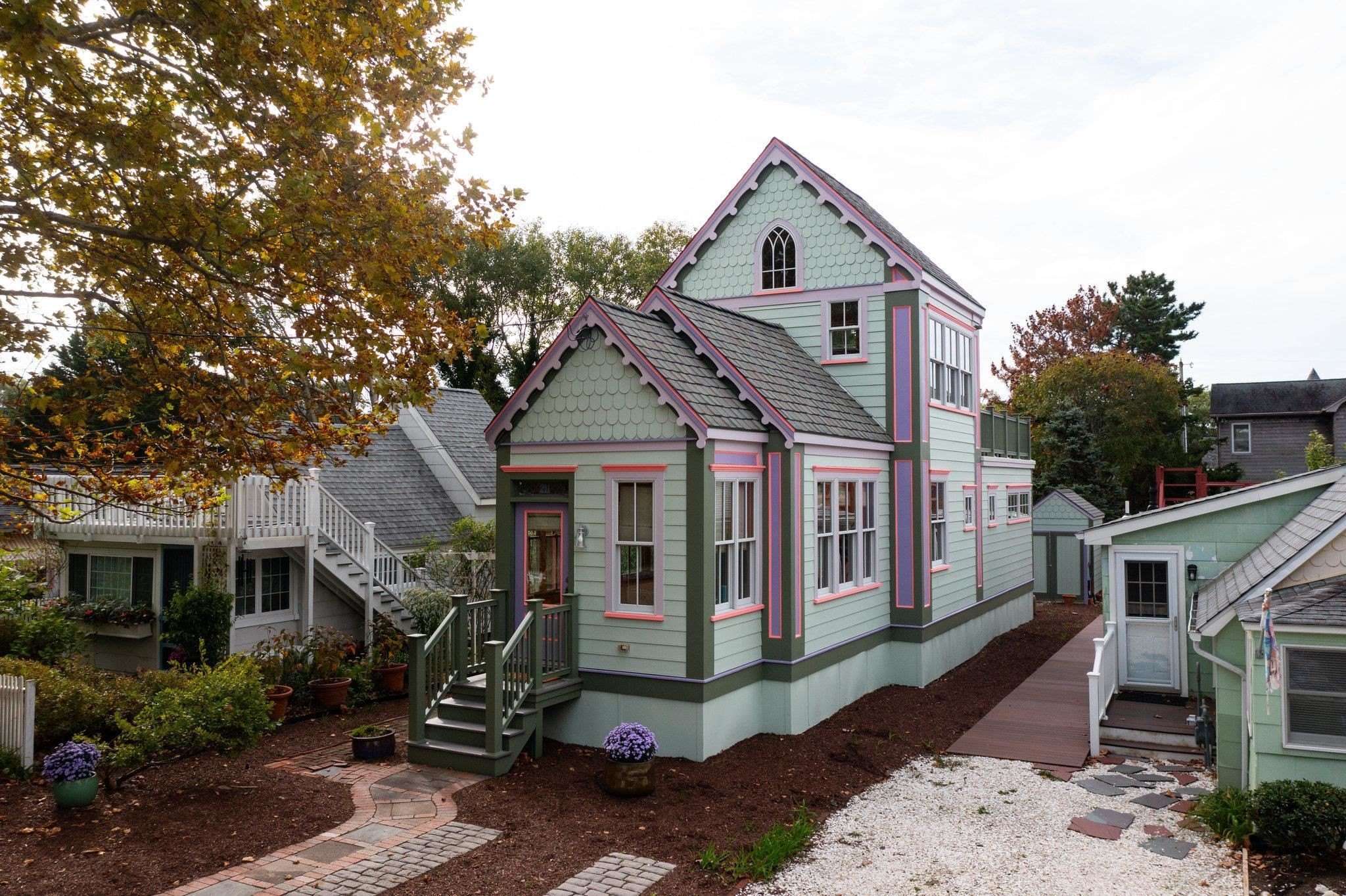 Currently Displayed Property Photo