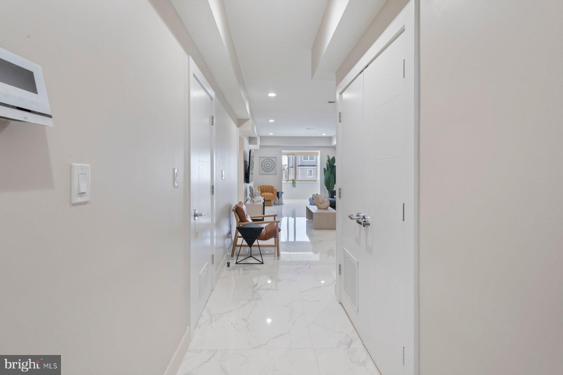 Currently Displayed Property Photo