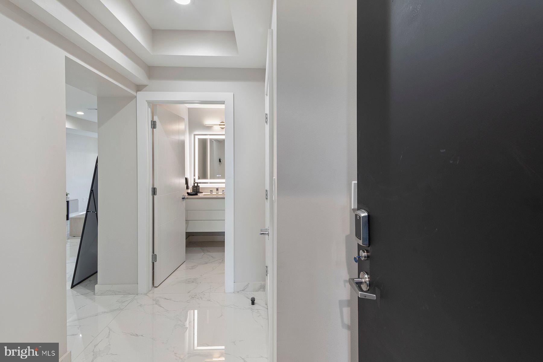 Currently Displayed Property Photo