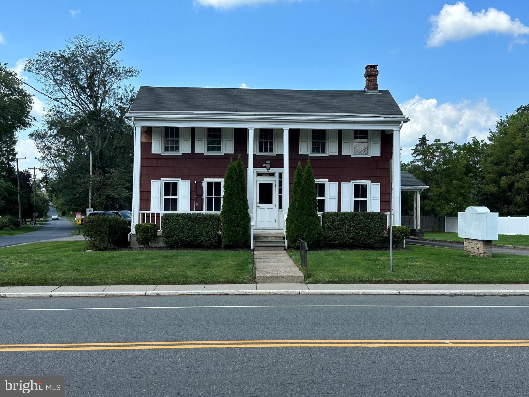 Currently Displayed Property Photo