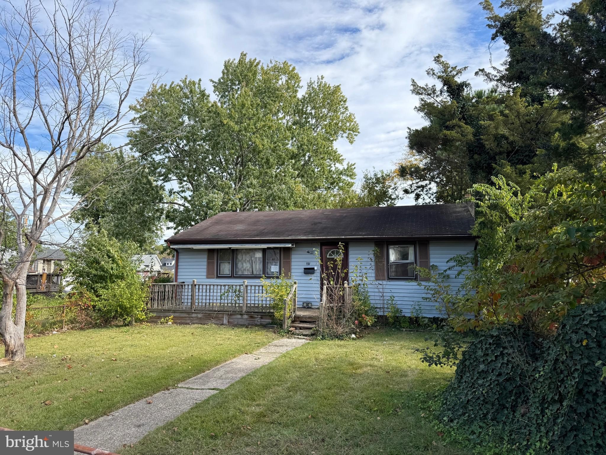 Currently Displayed Property Photo