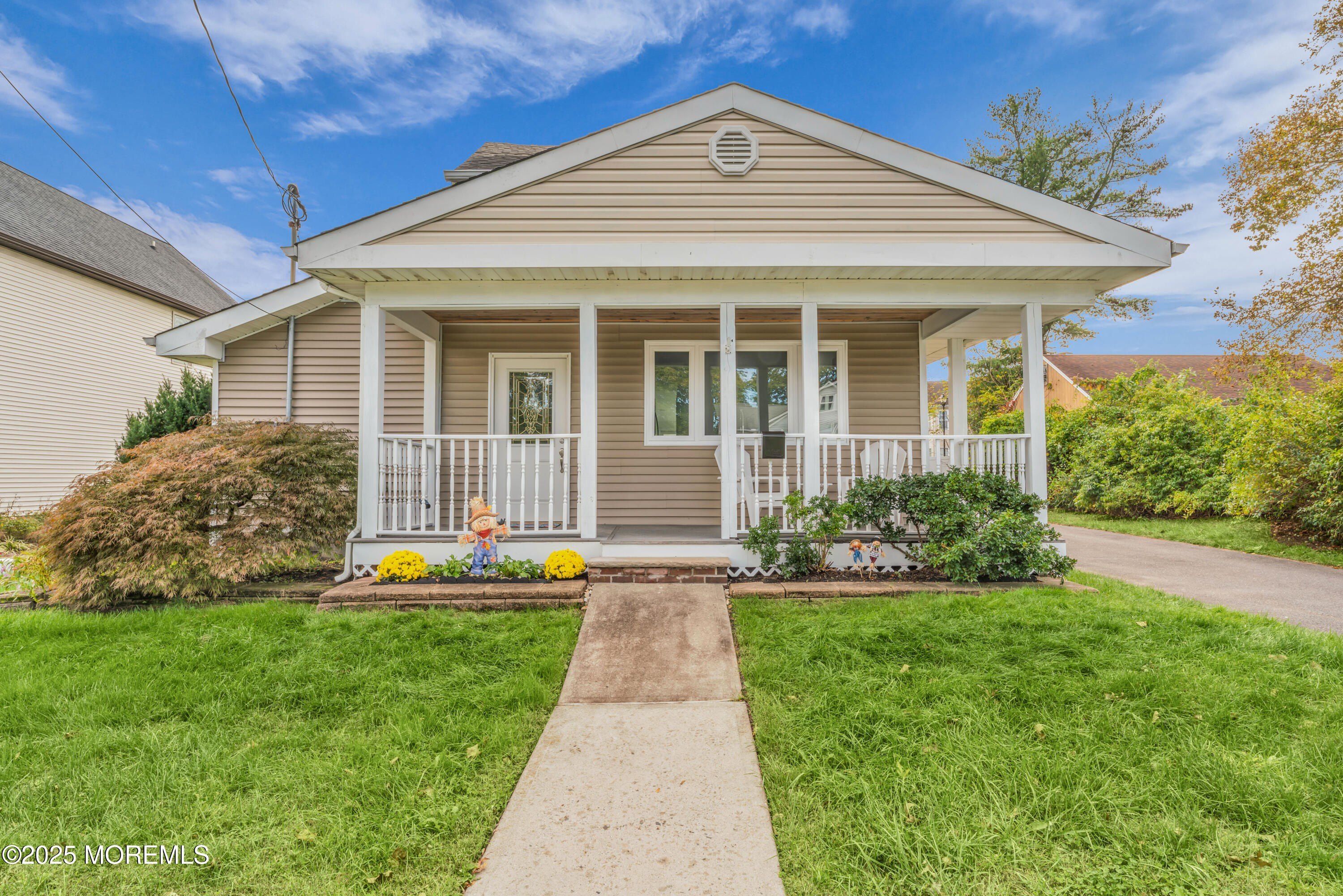 Currently Displayed Property Photo