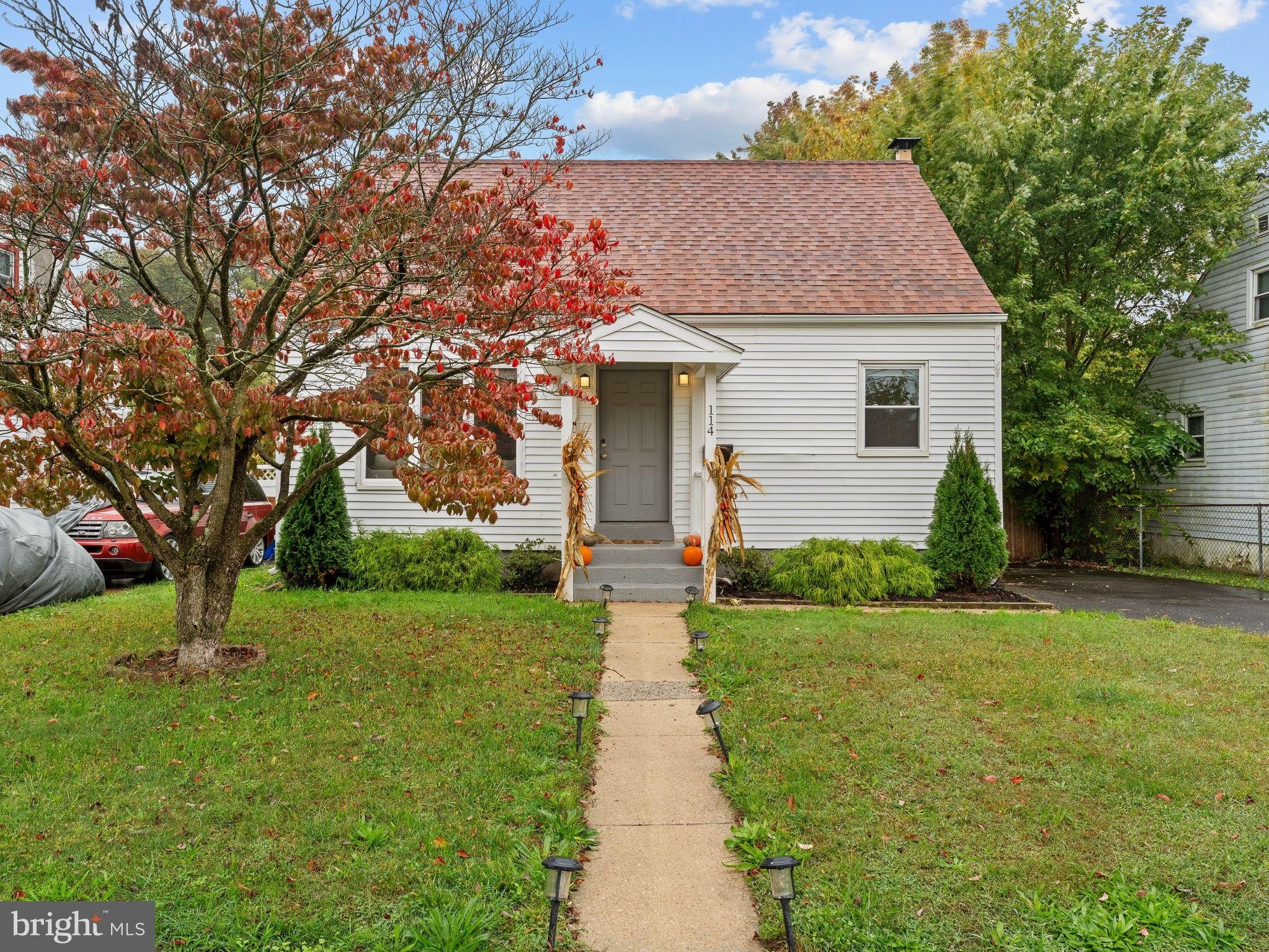 Currently Displayed Property Photo