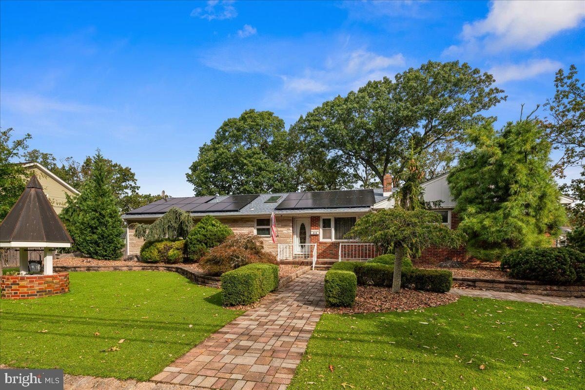 Currently Displayed Property Photo