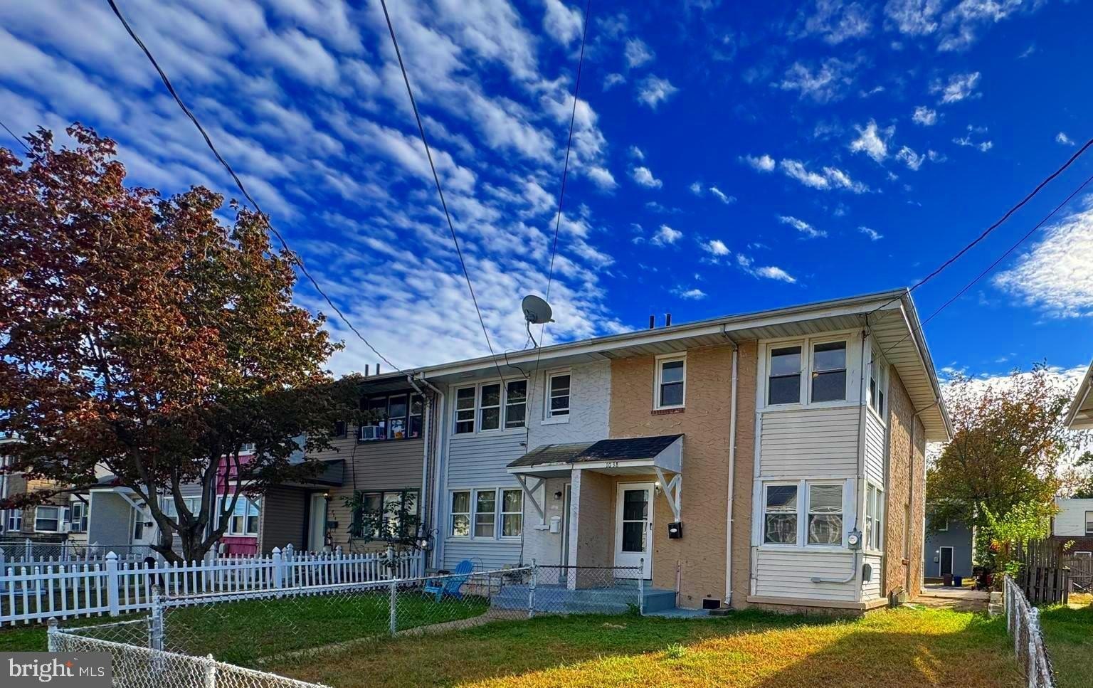 Currently Displayed Property Photo