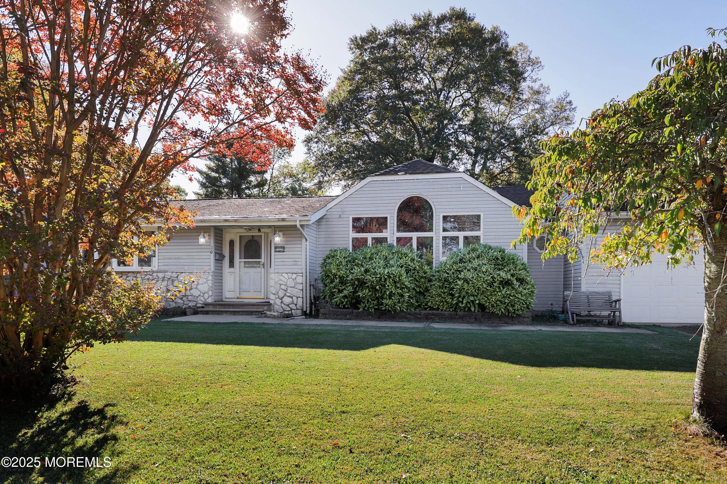 Currently Displayed Property Photo