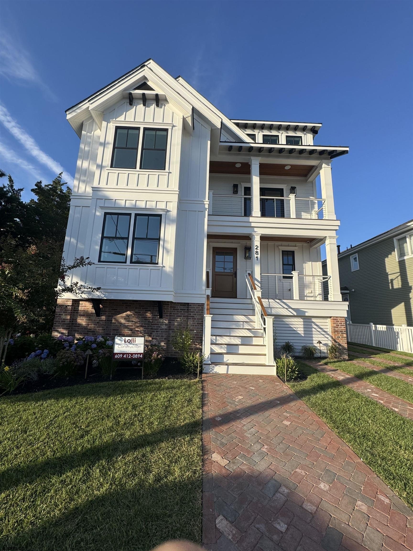 Currently Displayed Property Photo