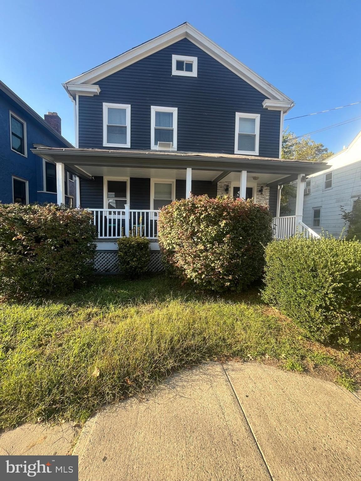 Currently Displayed Property Photo