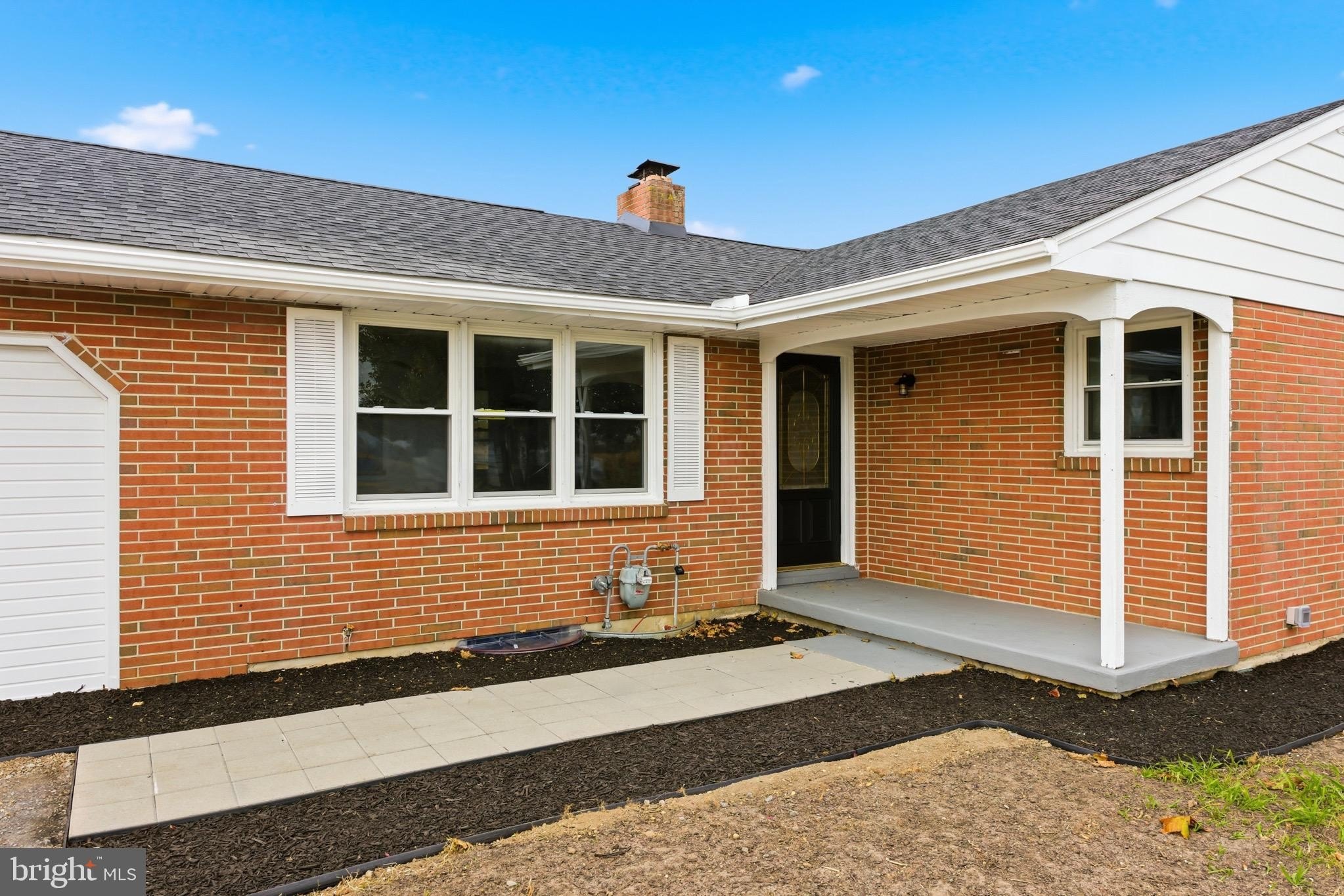 Currently Displayed Property Photo