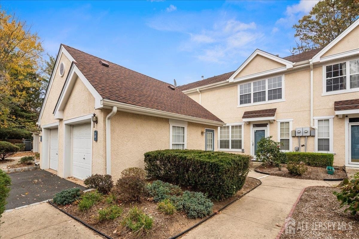 Currently Displayed Property Photo