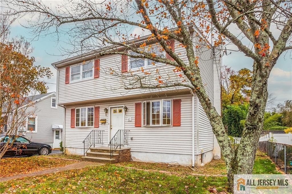 Currently Displayed Property Photo