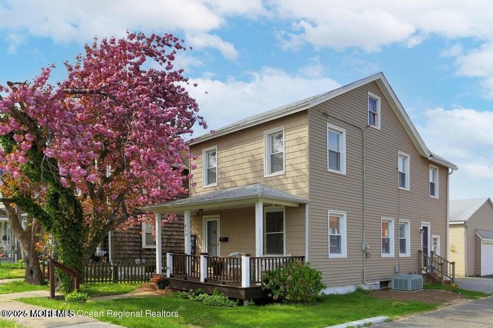 Currently Displayed Property Photo