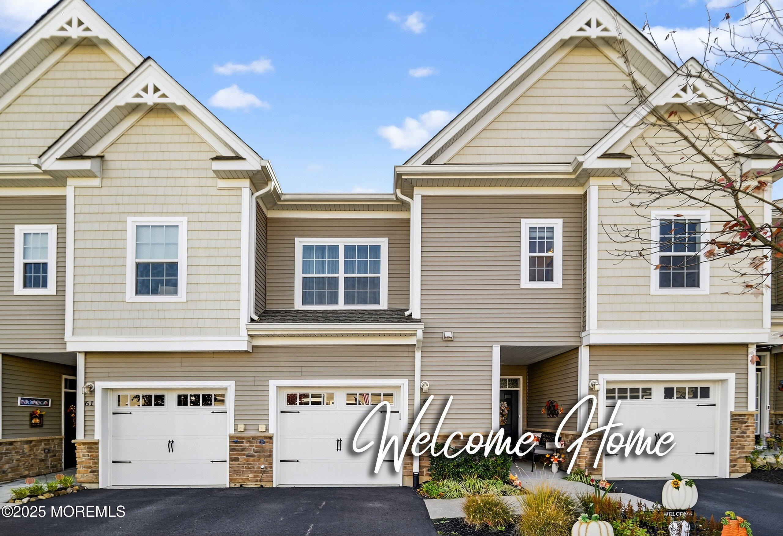 Currently Displayed Property Photo