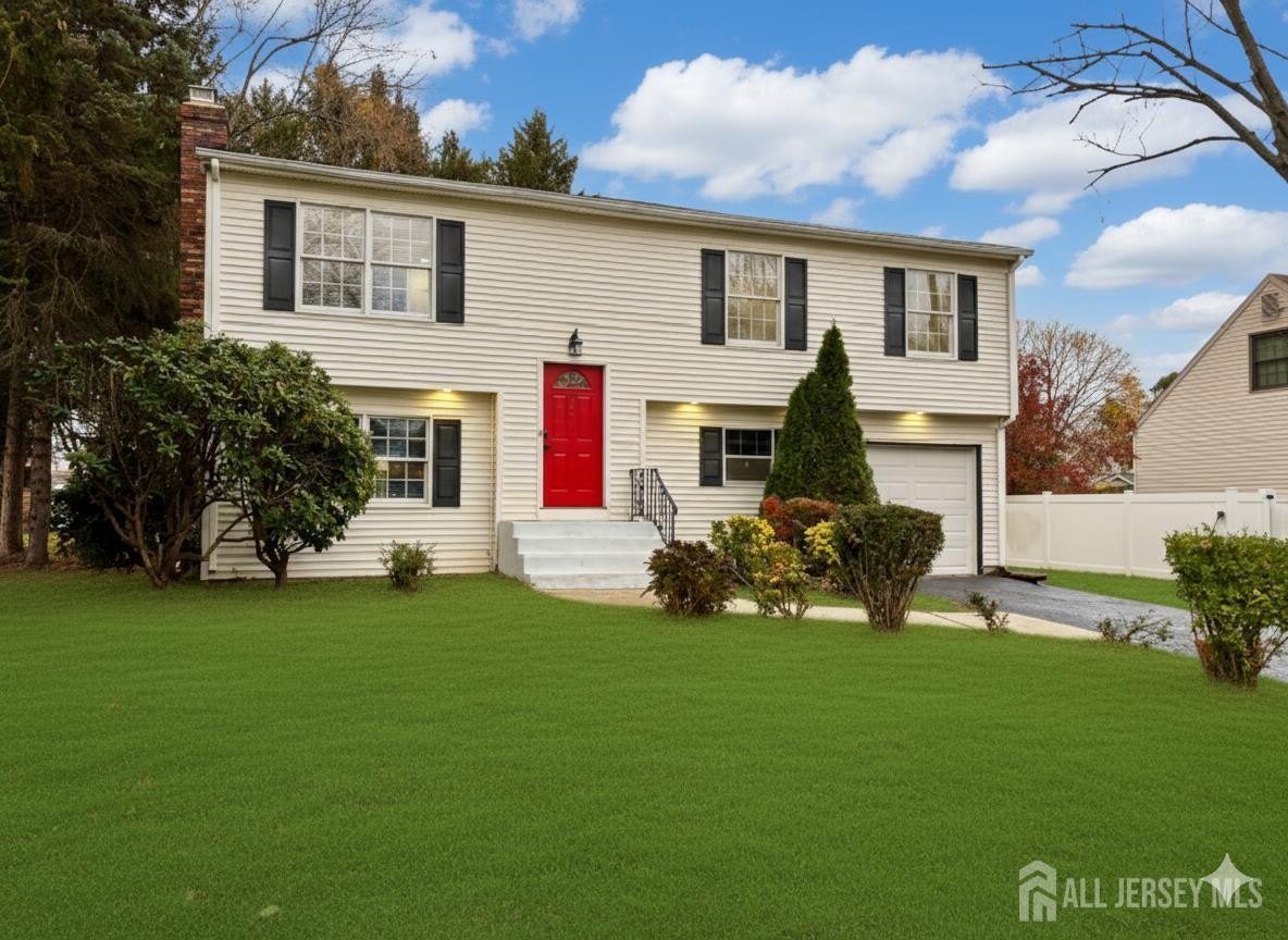 Currently Displayed Property Photo