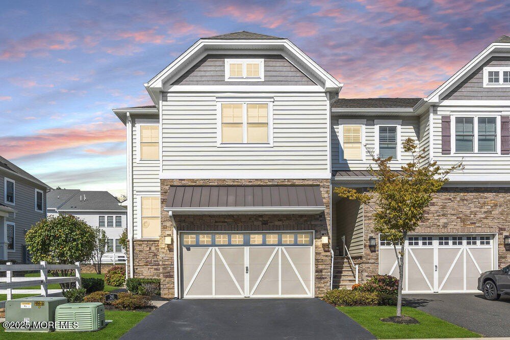 Currently Displayed Property Photo