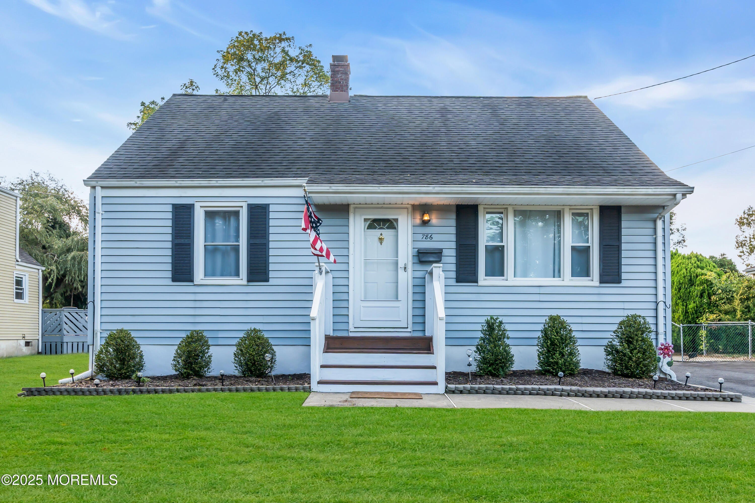 Currently Displayed Property Photo