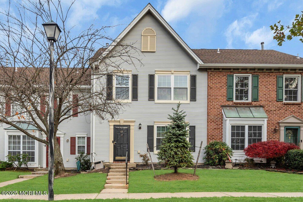 Currently Displayed Property Photo