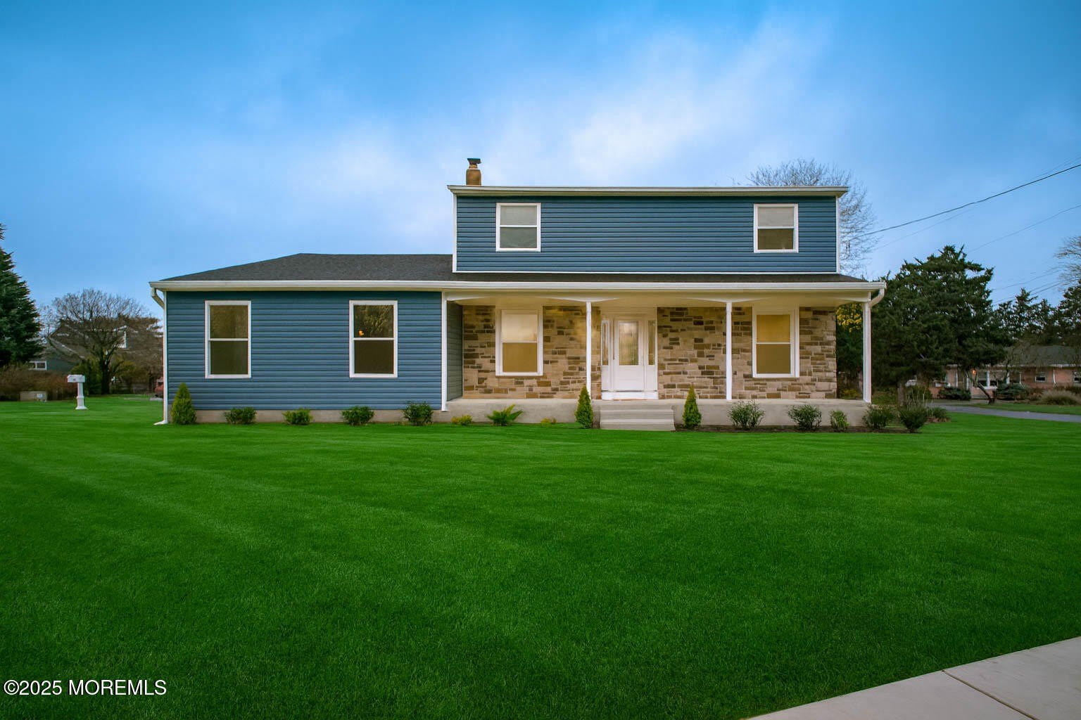 Currently Displayed Property Photo