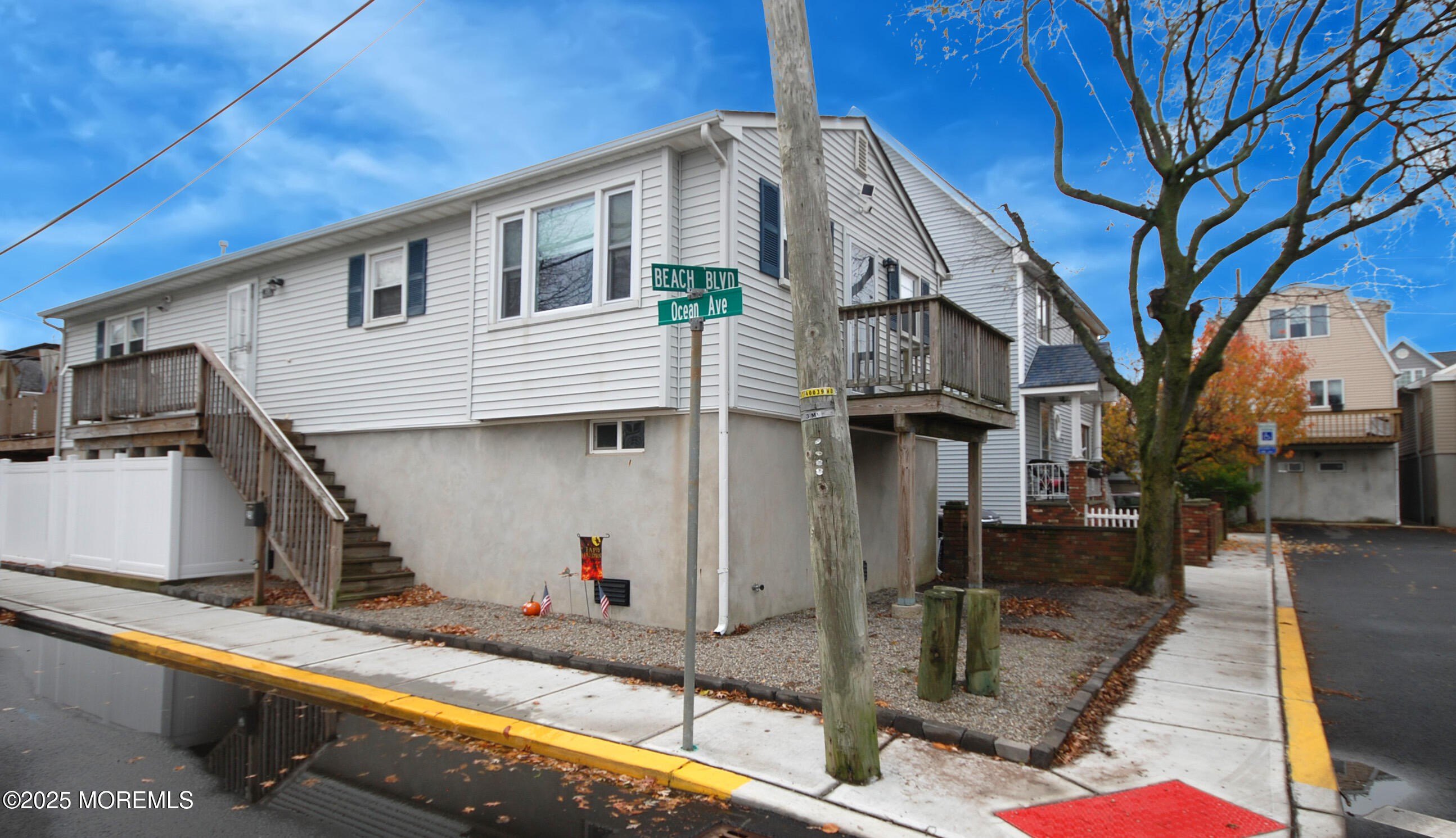 Currently Displayed Property Photo