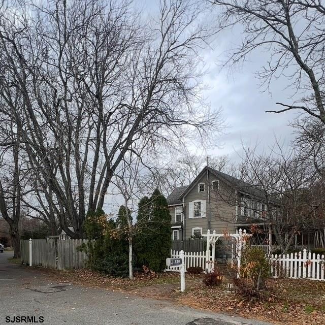 Currently Displayed Property Photo