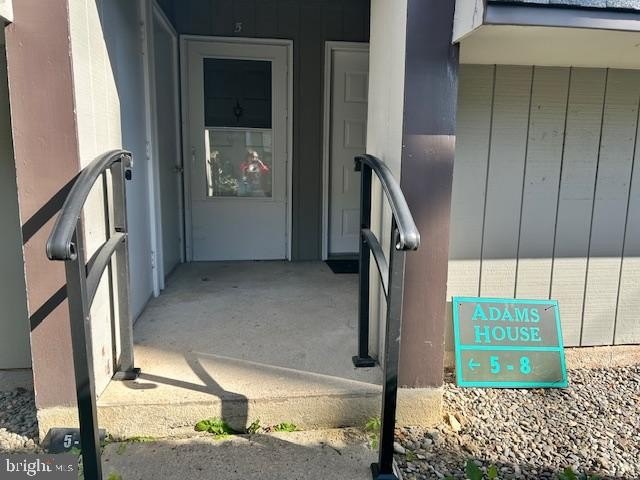 Currently Displayed Property Photo