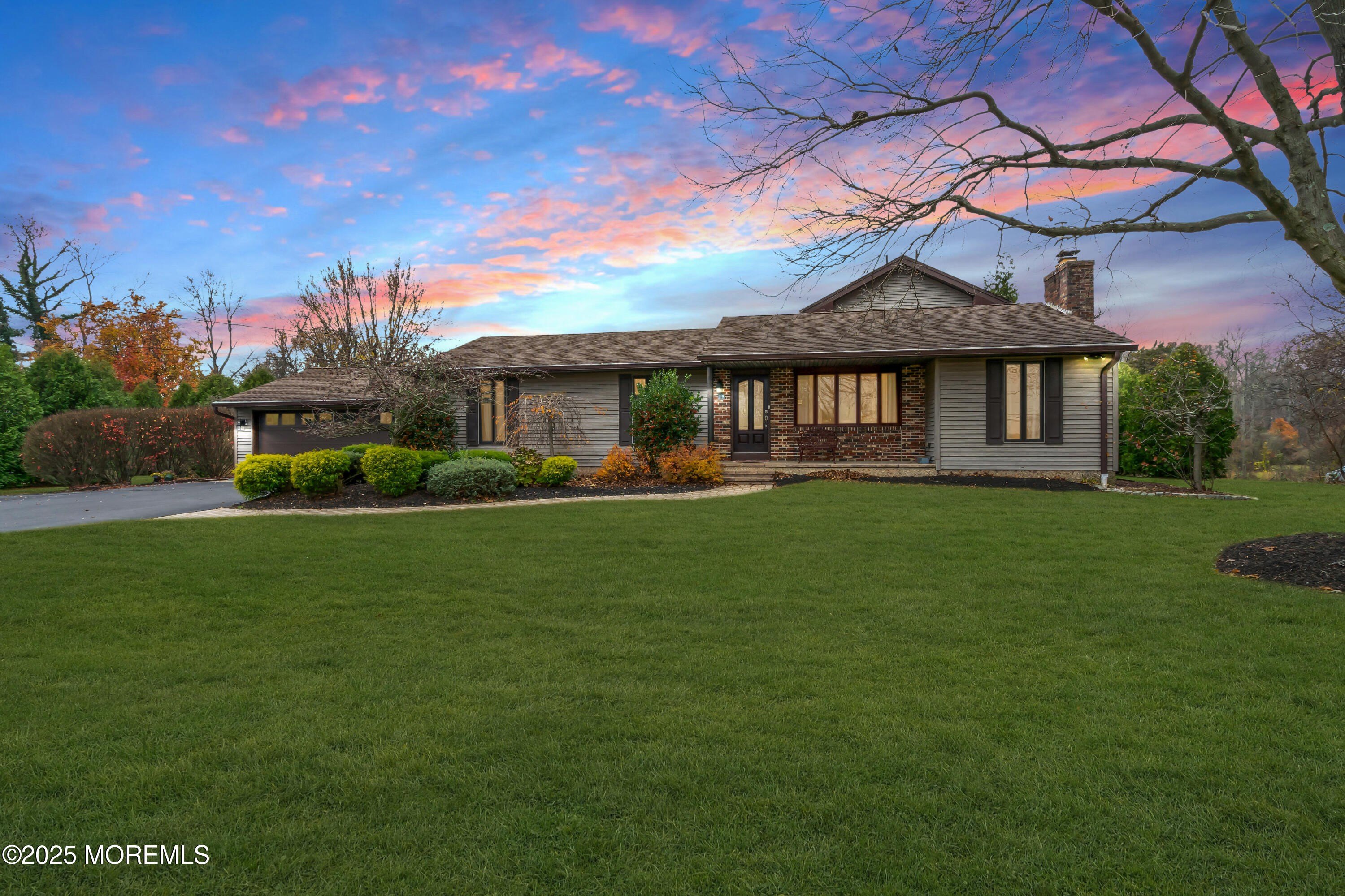 Currently Displayed Property Photo