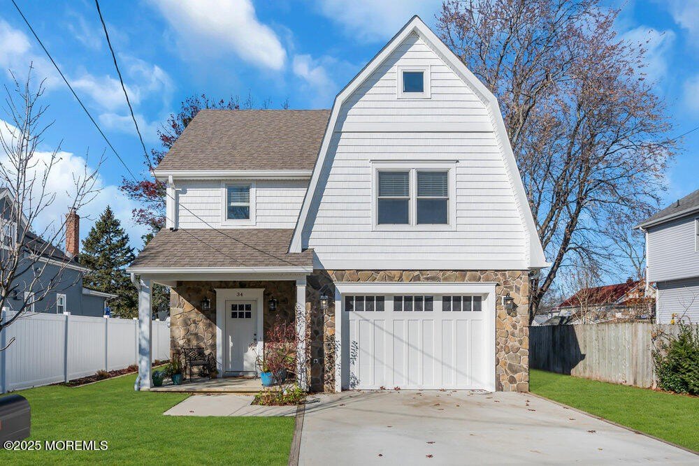 Currently Displayed Property Photo