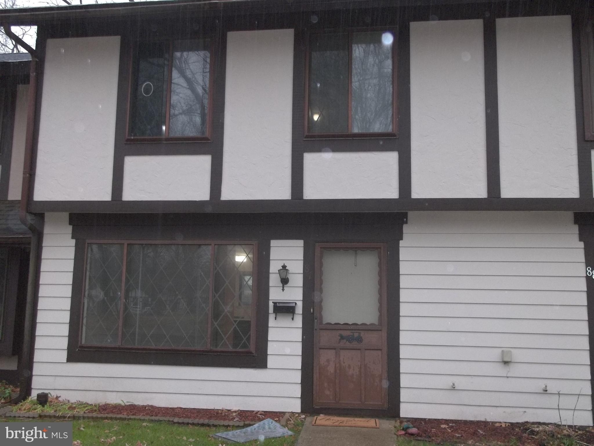 Currently Displayed Property Photo