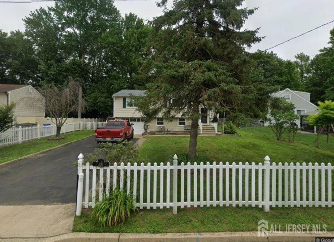 Currently Displayed Property Photo