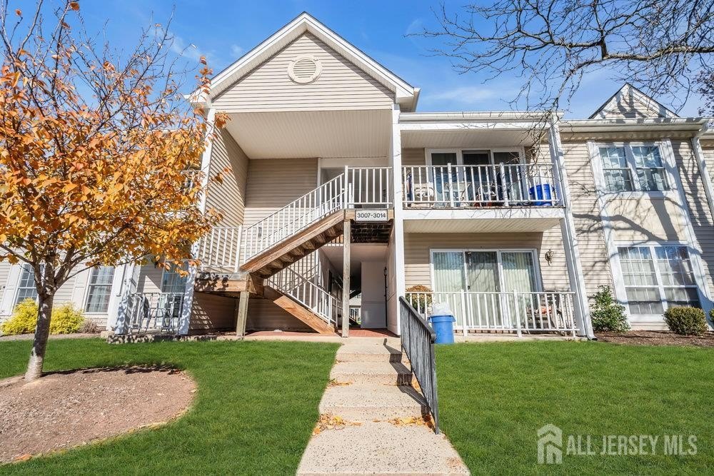 Currently Displayed Property Photo