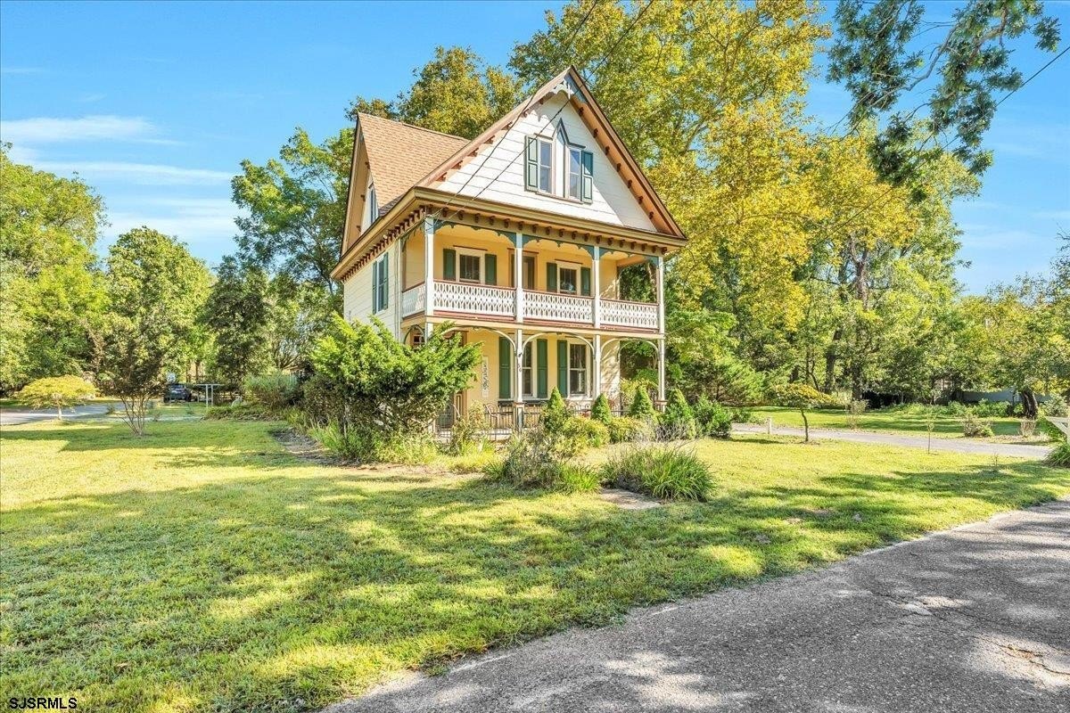 Currently Displayed Property Photo