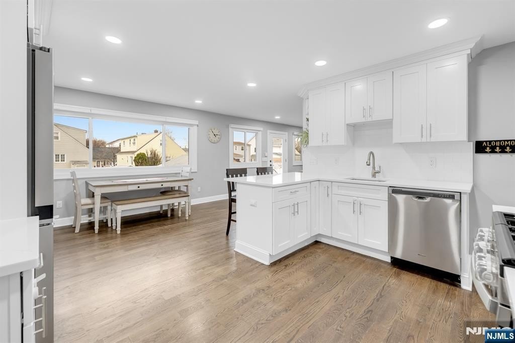 Currently Displayed Property Photo