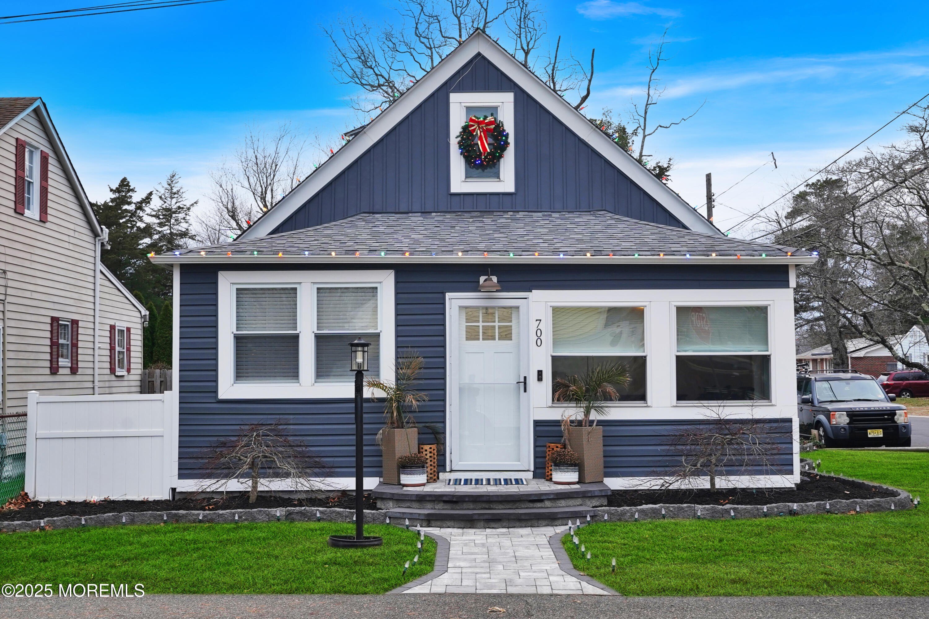 Currently Displayed Property Photo