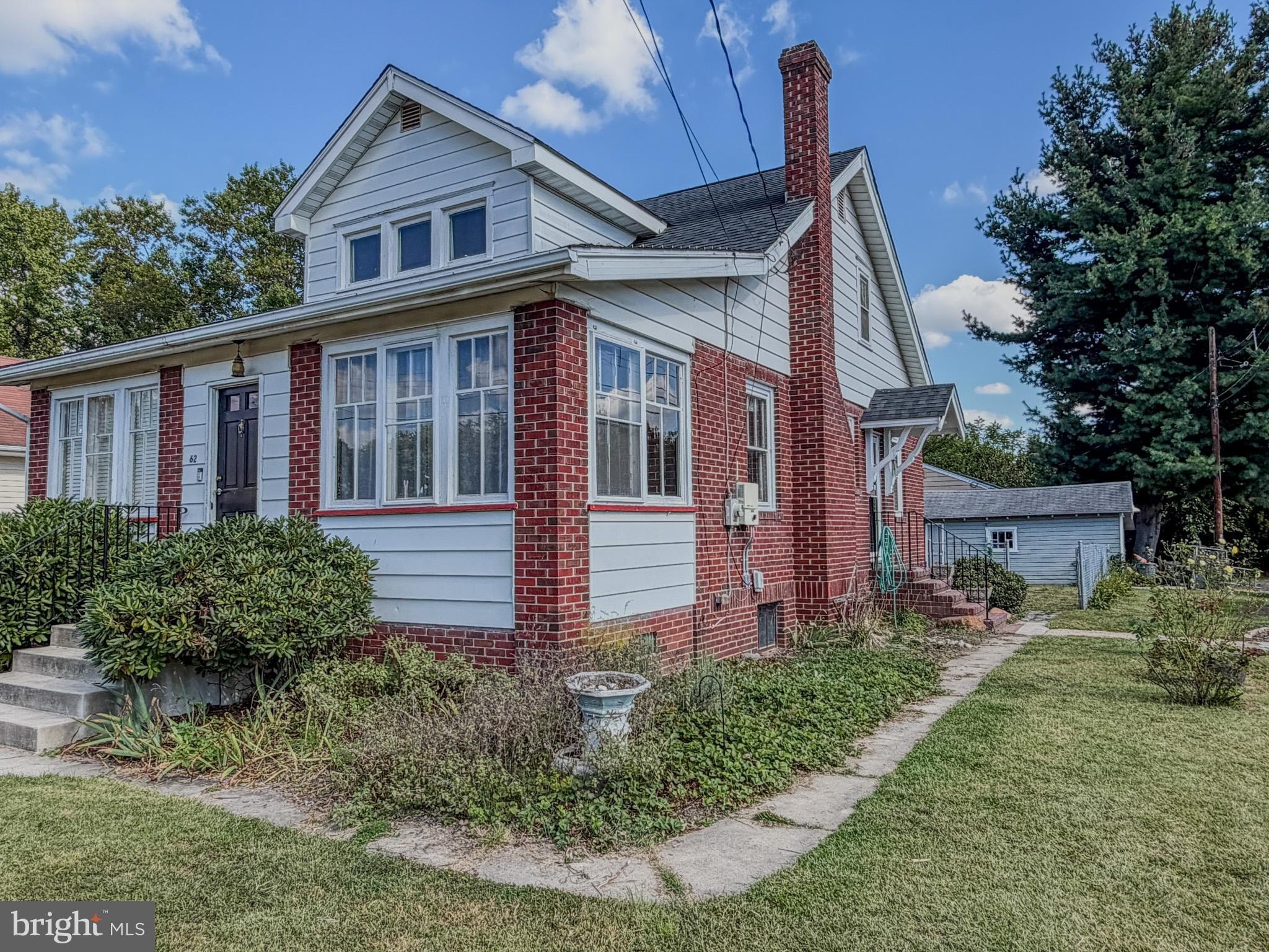 Currently Displayed Property Photo