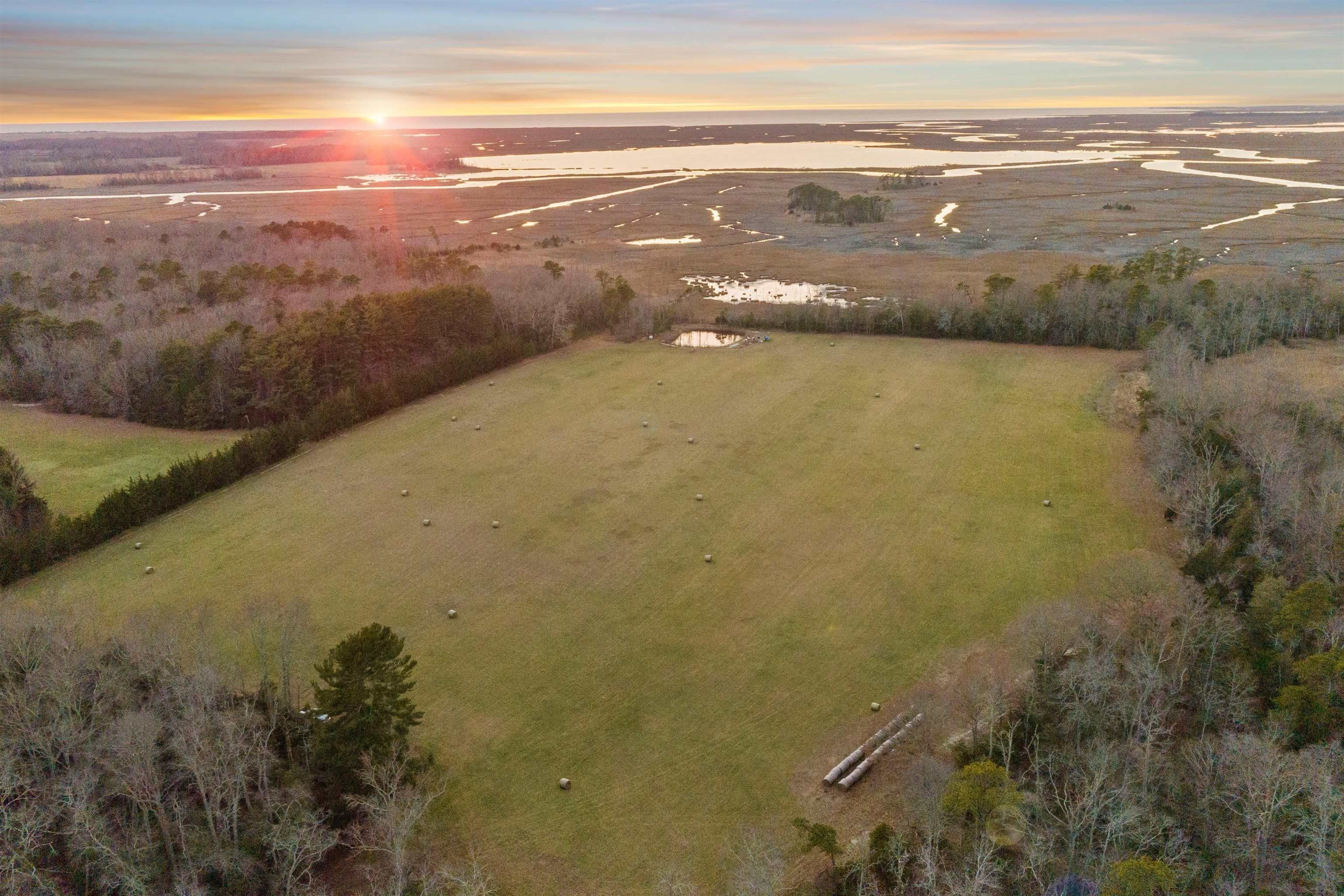 Currently Displayed Property Photo