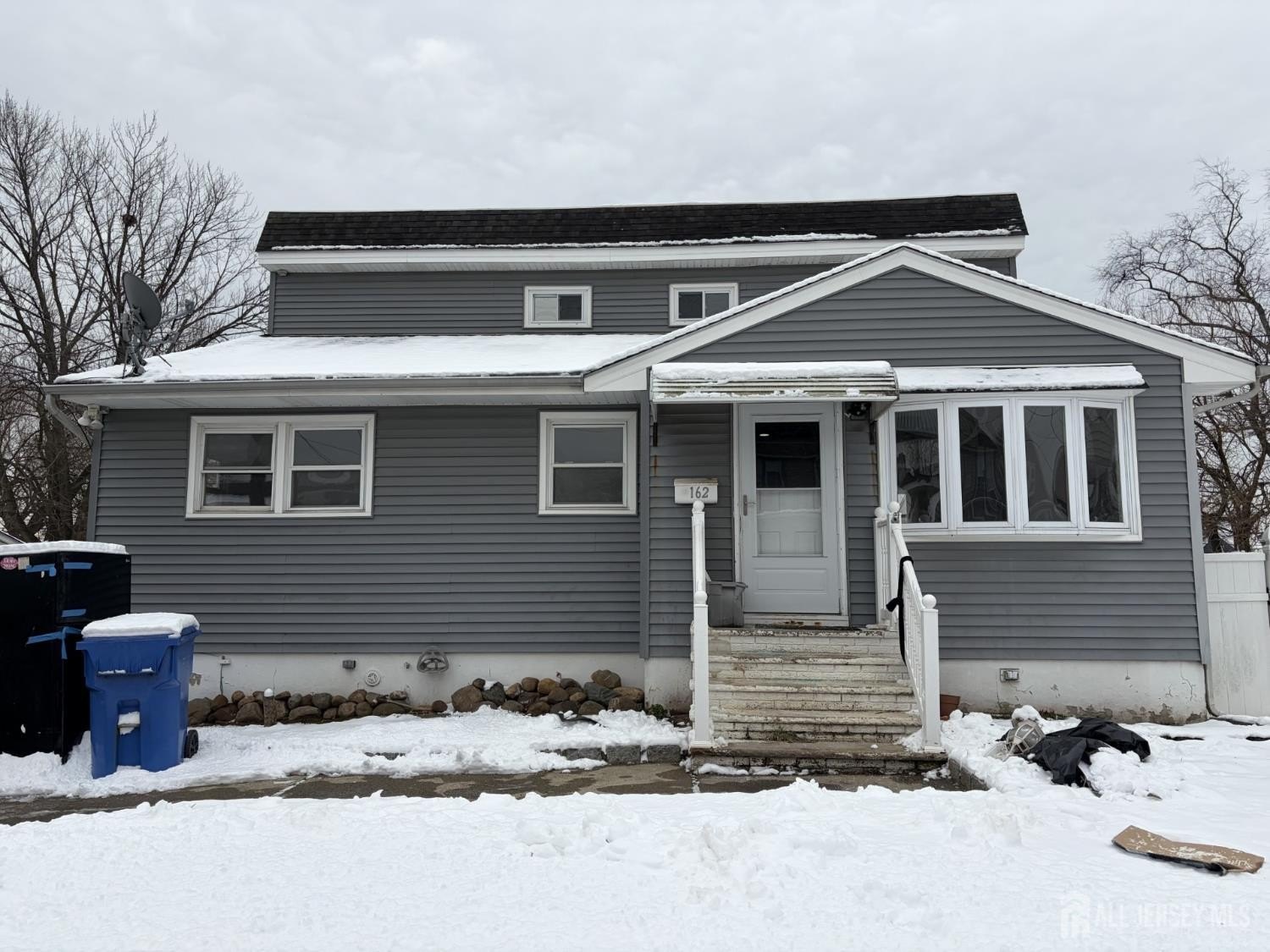 Currently Displayed Property Photo