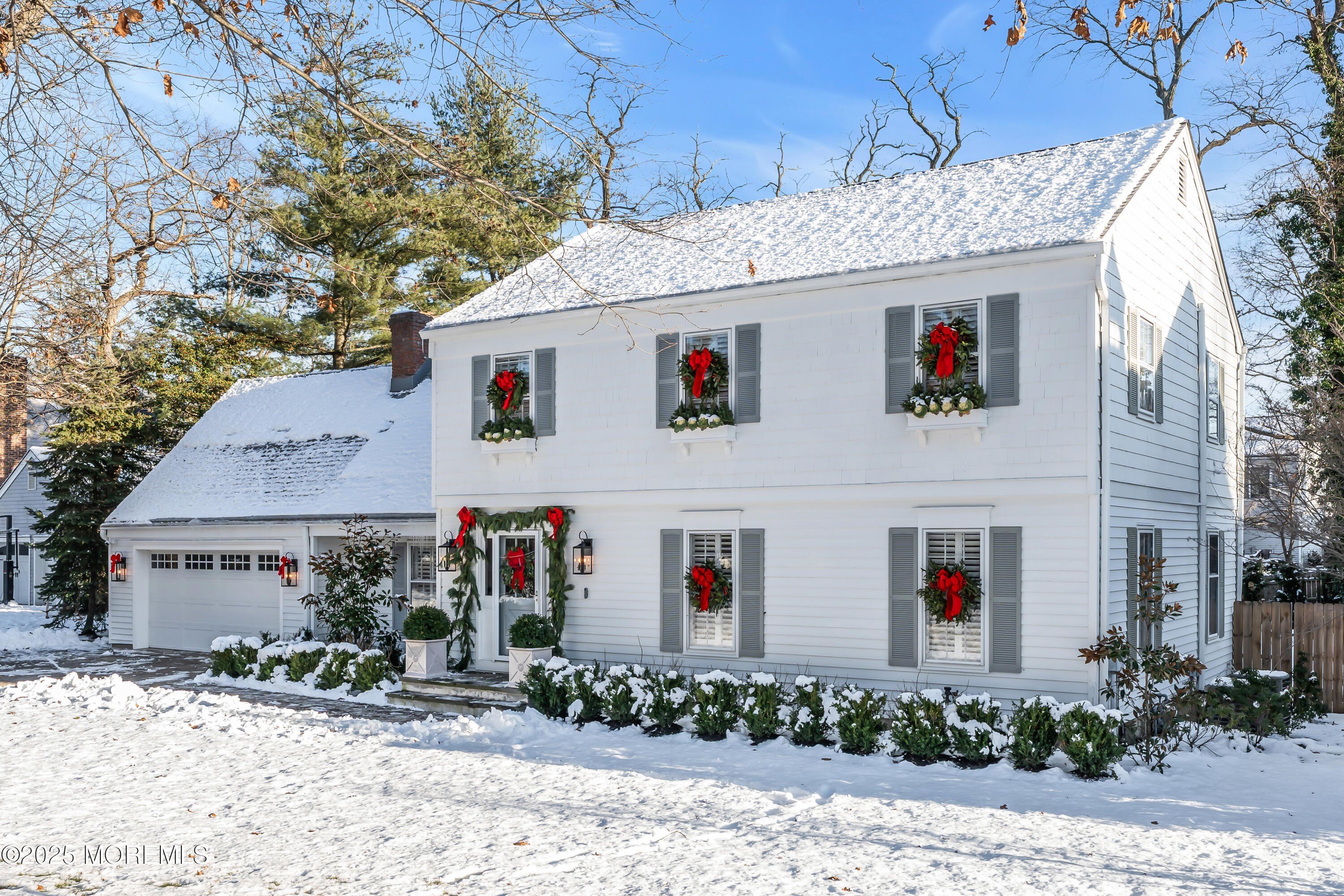 Currently Displayed Property Photo