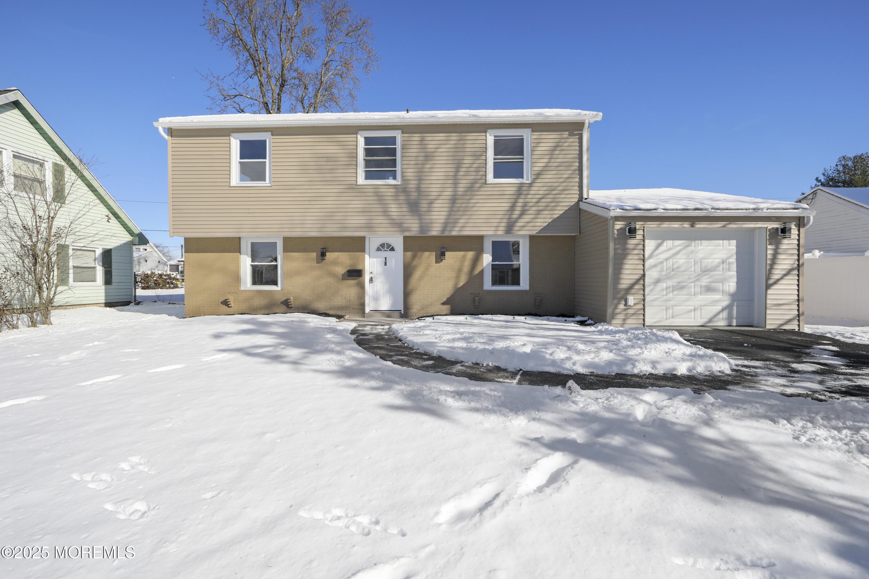 Currently Displayed Property Photo