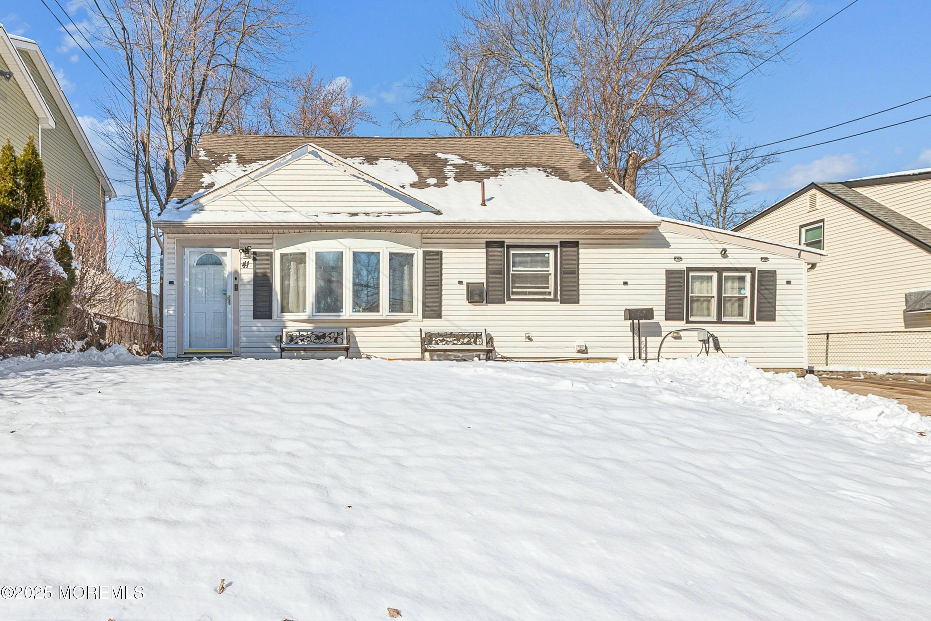 Currently Displayed Property Photo