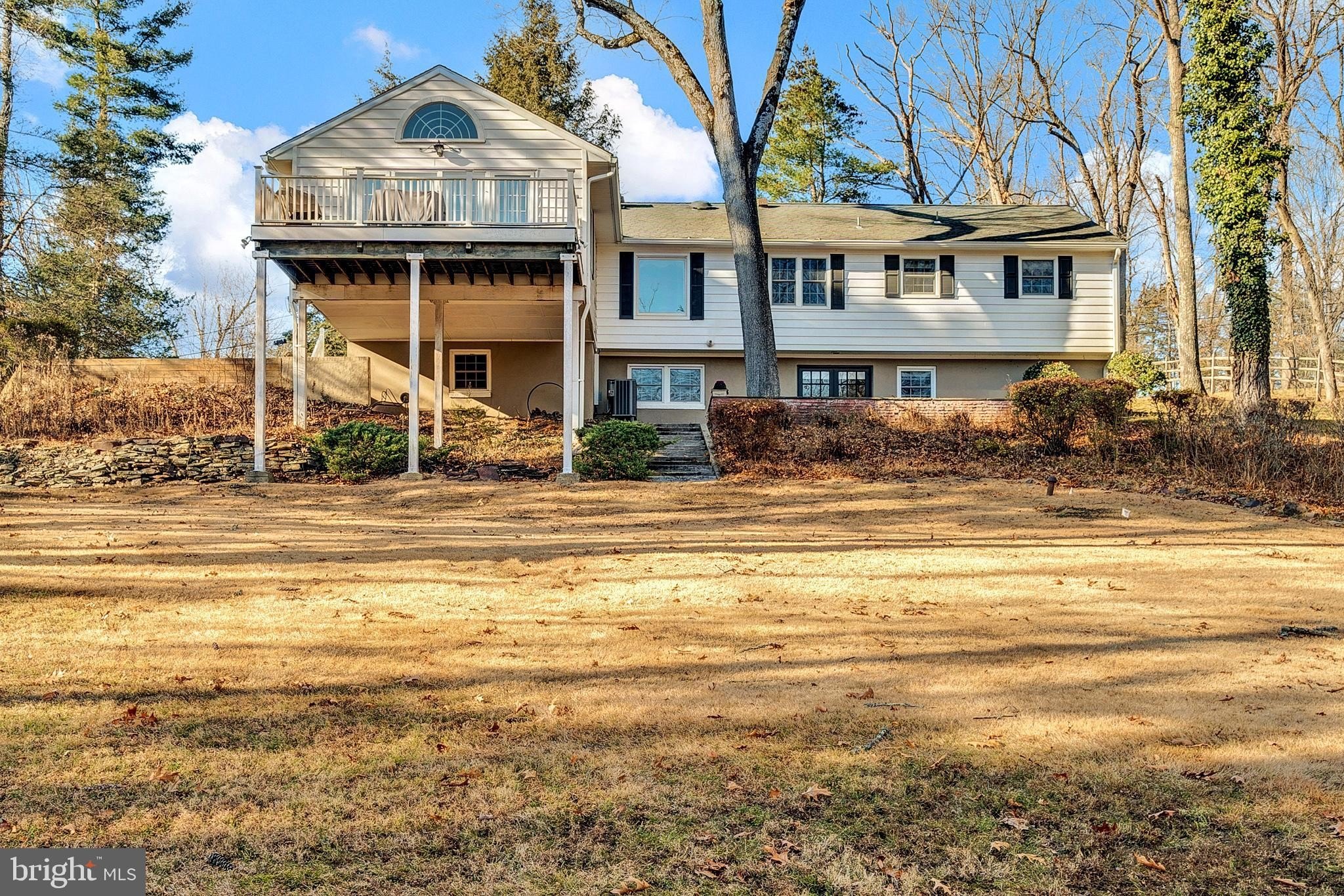 Currently Displayed Property Photo