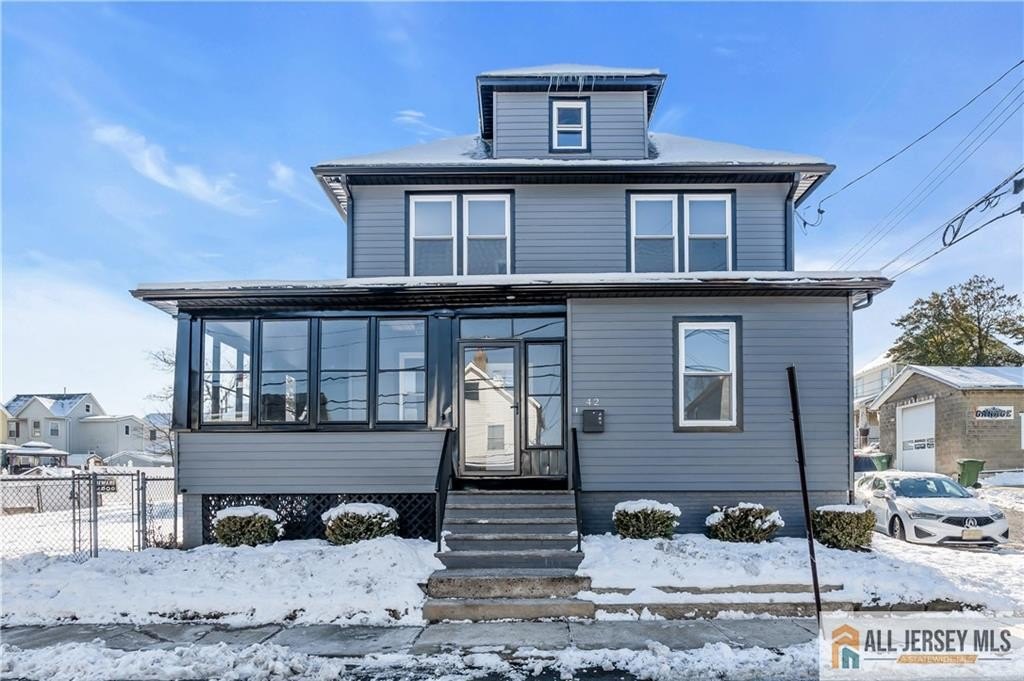 Currently Displayed Property Photo