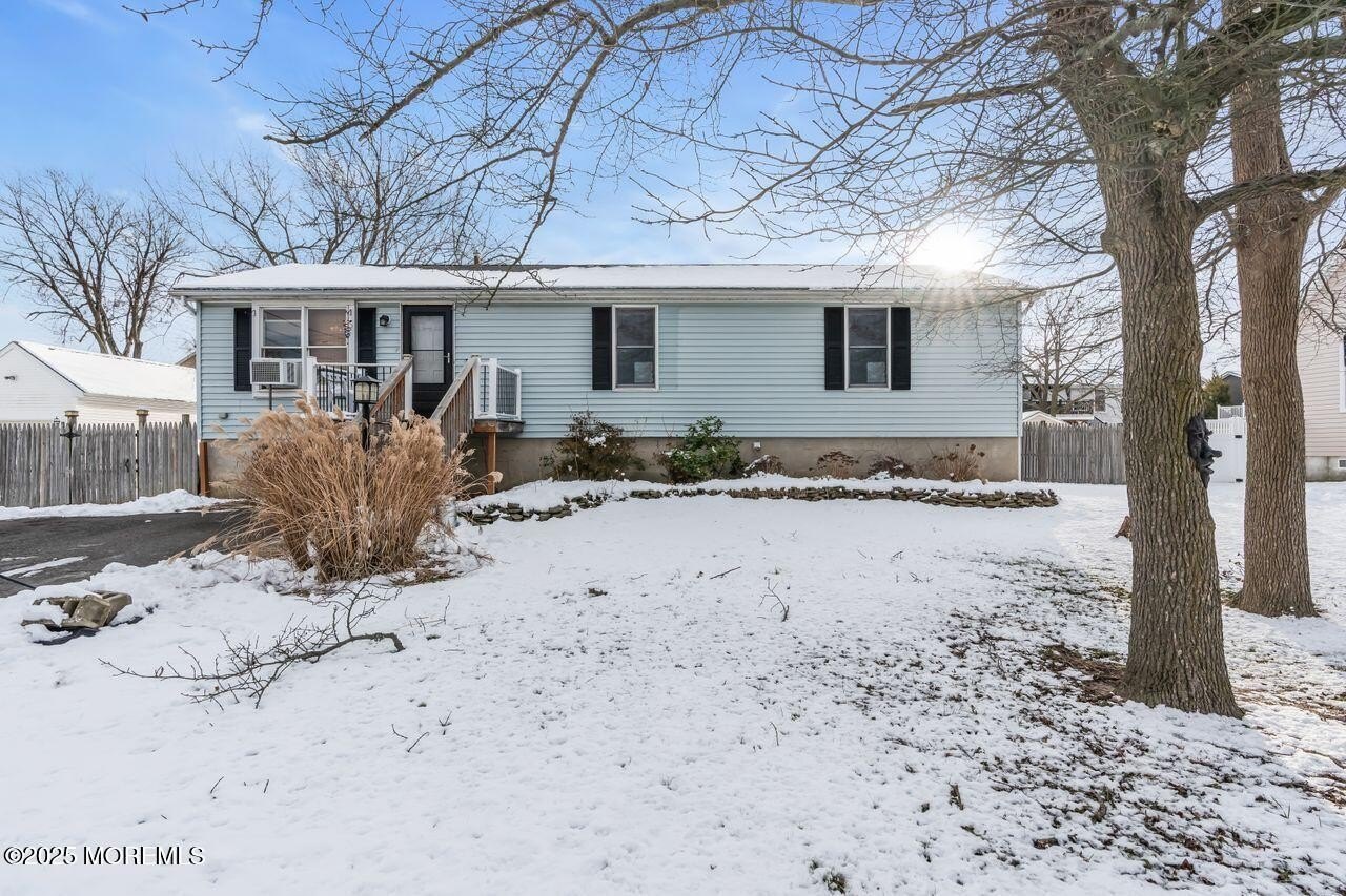 Currently Displayed Property Photo