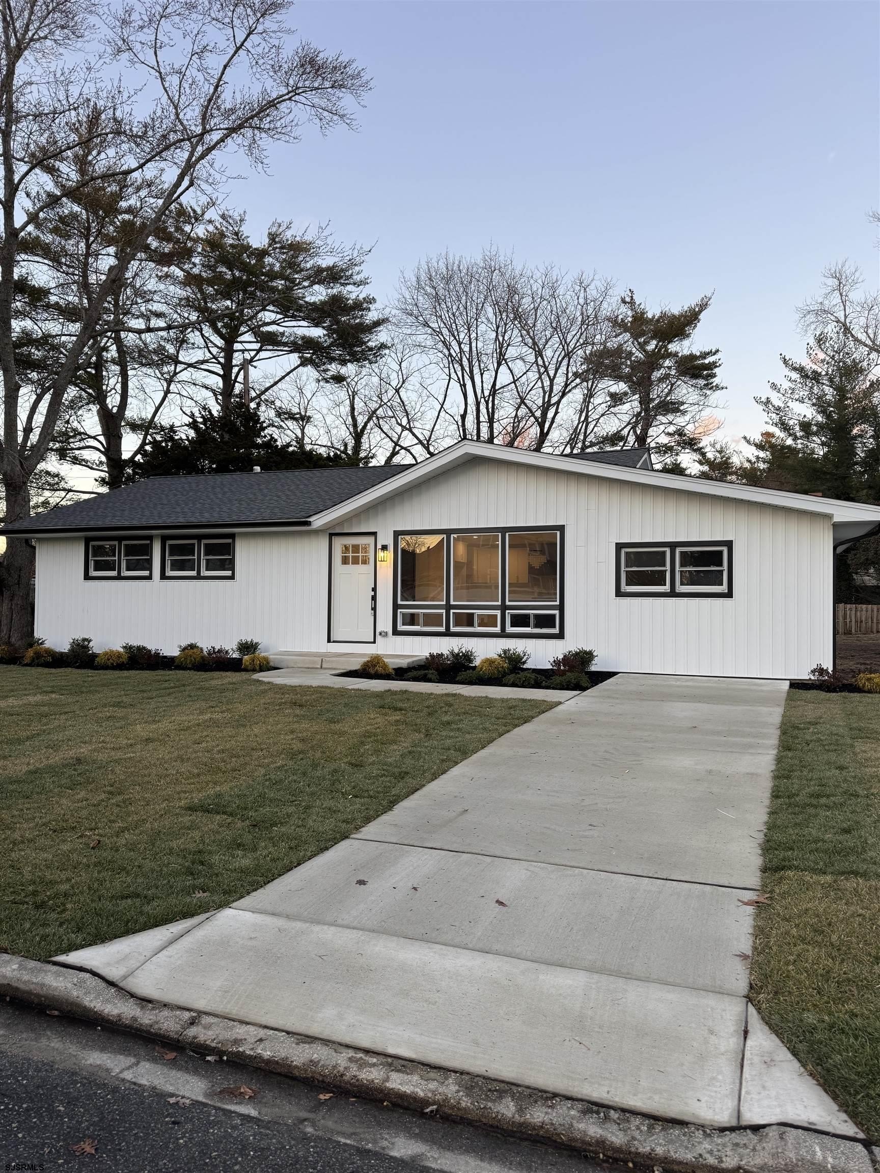 Currently Displayed Property Photo